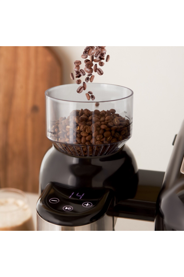 Karaca Coffeemaid Kahve Öğütücülü, Süt Köpürtücülü, 19 Bar Basınçlı Espresso, Latte, Cappuccino, Americano Makinesi Black 1,4L 1550W