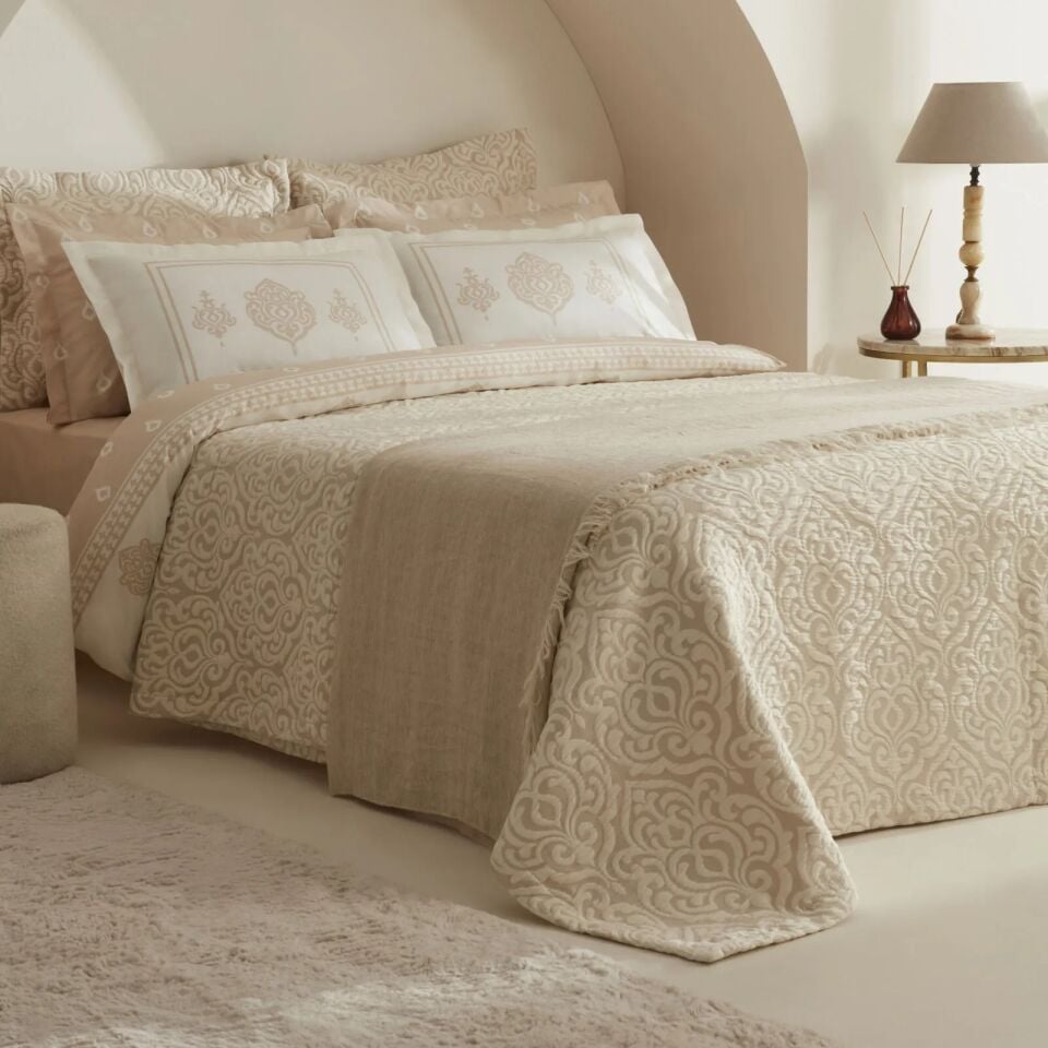 Karaca Home Helen 8 Parça Çeyiz Seti Gold